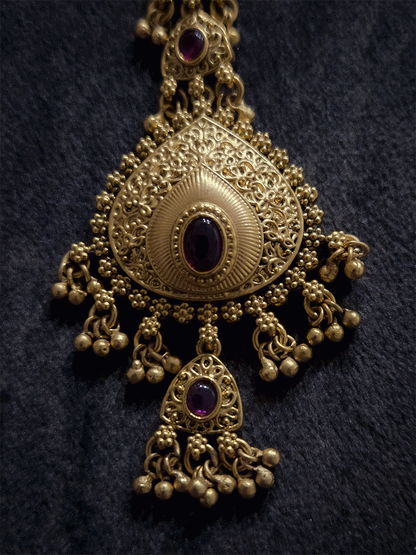 Oval stone leaf shaped center maangtika with triangular hanging tukdi