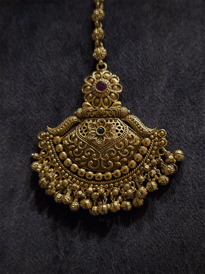 Traditional half flower design with flower top design maangtika