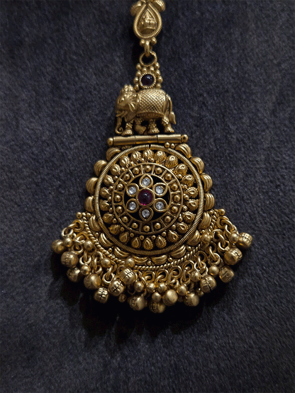 Kundan flower center with elephant top maangtika with ghunghru hangings