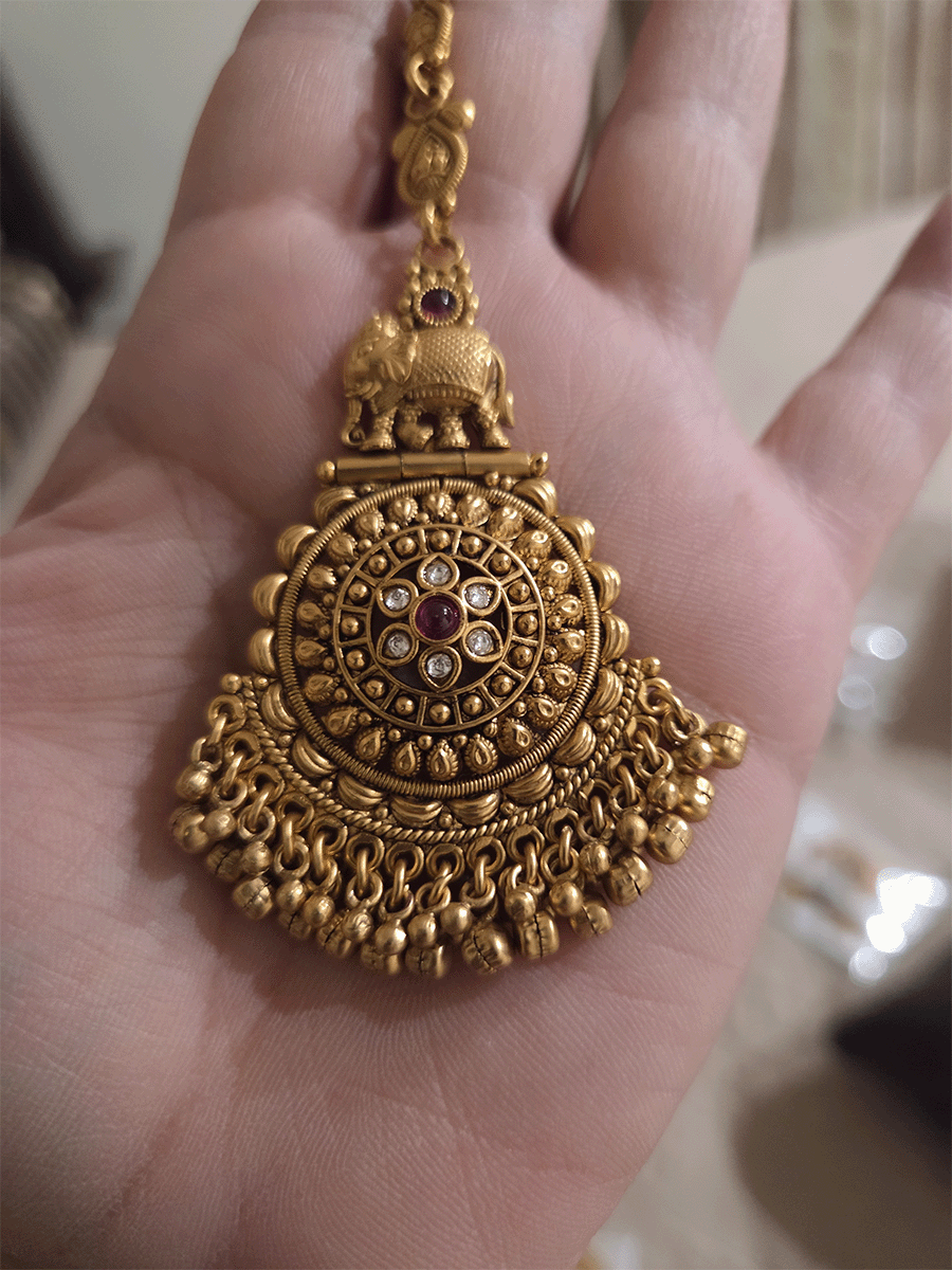 Kundan flower center with elephant top maangtika with ghunghru hangings