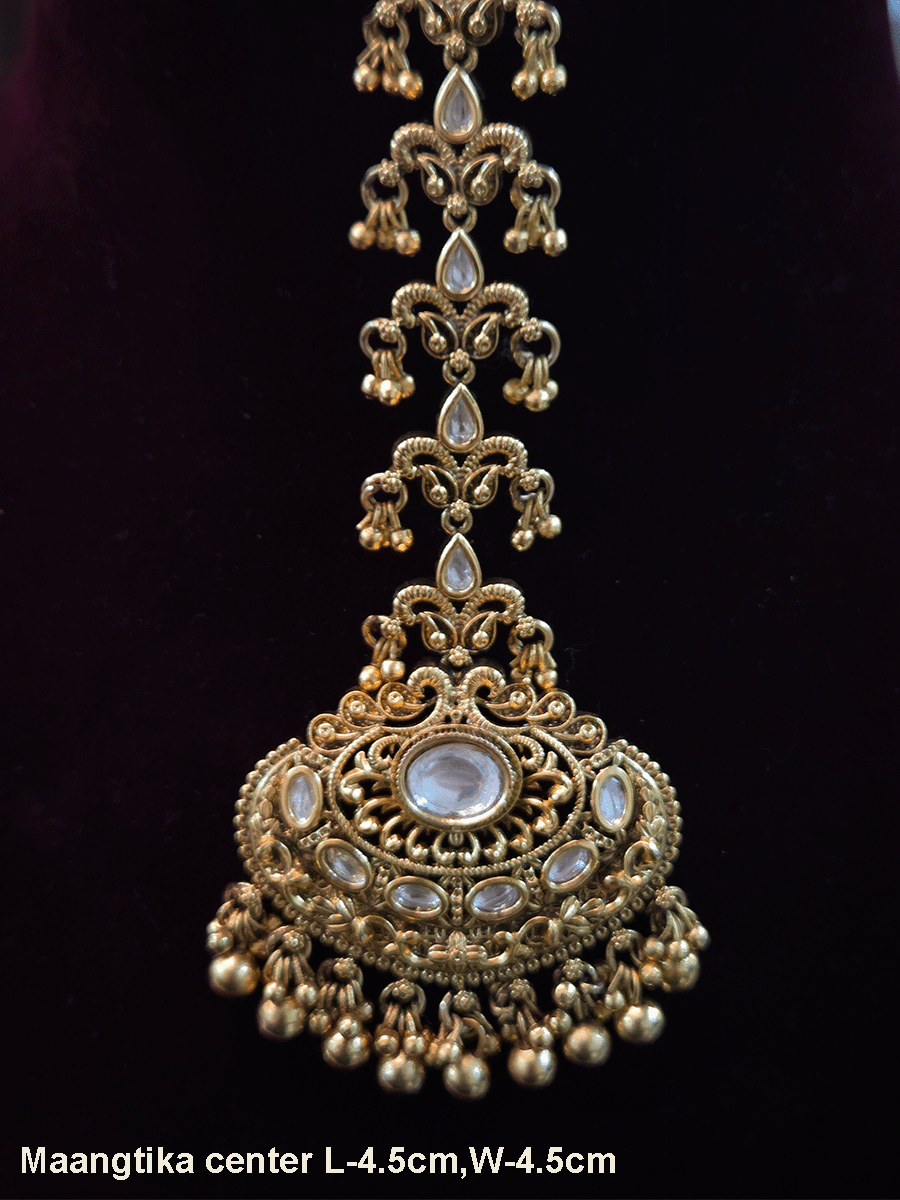 Gold bead and pearl hangings oval kundan maangtika