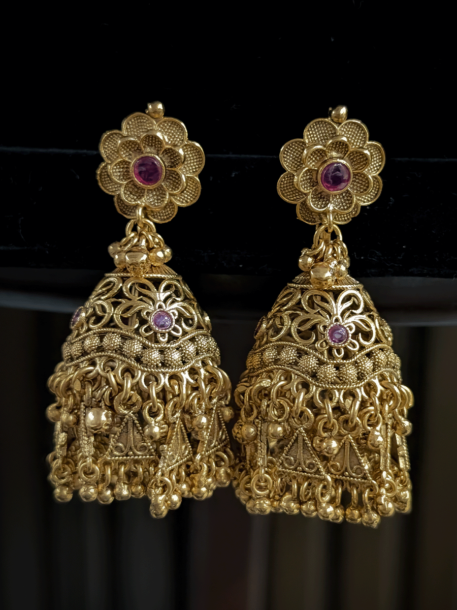 Oval and leaf design rajputi choker with flower on mesh design set