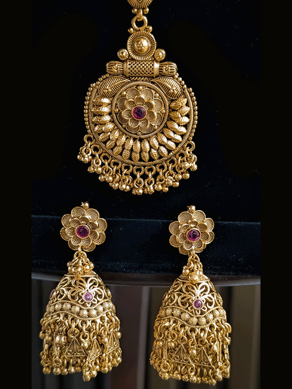 Oval and leaf design rajputi choker with flower on mesh design set