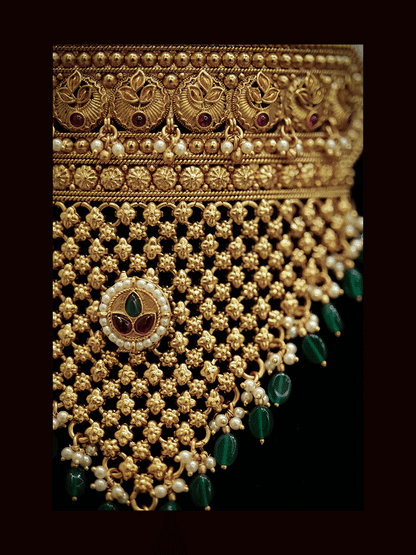 Three leaf flower design rajputi choker with flower mesh and coloured drops