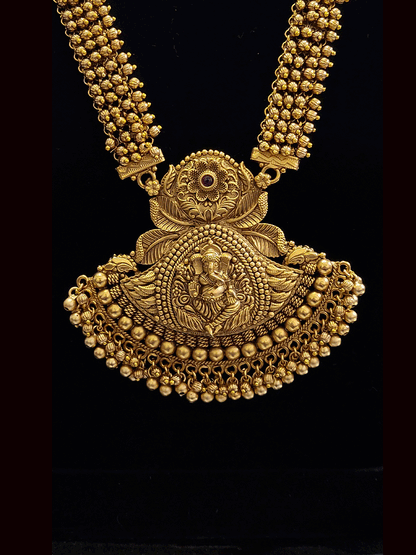 10 inch long bead hanging chain with ganpatiji semi-circular 7cm long pendant set
