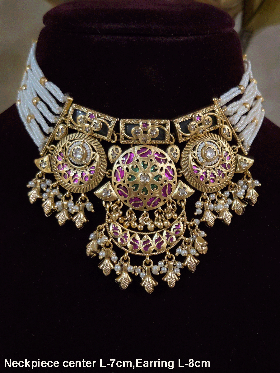 Rajwadi finish kundan embedded circular tukdi design ghunghru hangings set with mint rectangular stones at top