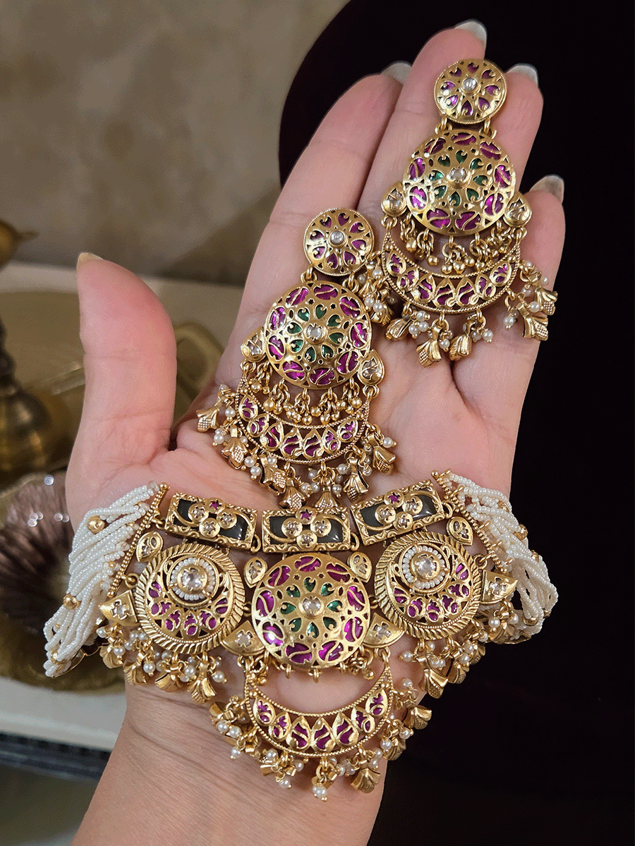 Rajwadi finish kundan embedded circular tukdi design ghunghru hangings set with mint rectangular stones at top