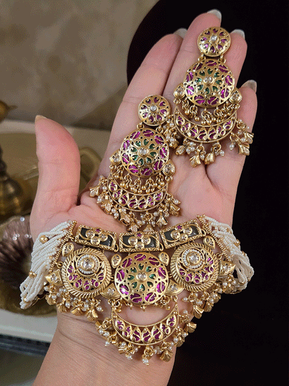 Rajwadi finish kundan embedded circular tukdi design ghunghru hangings set with mint rectangular stones at top