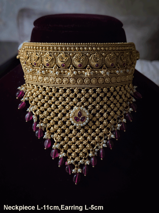 Three leaf flower design rajputi choker with flower mesh and coloured drops