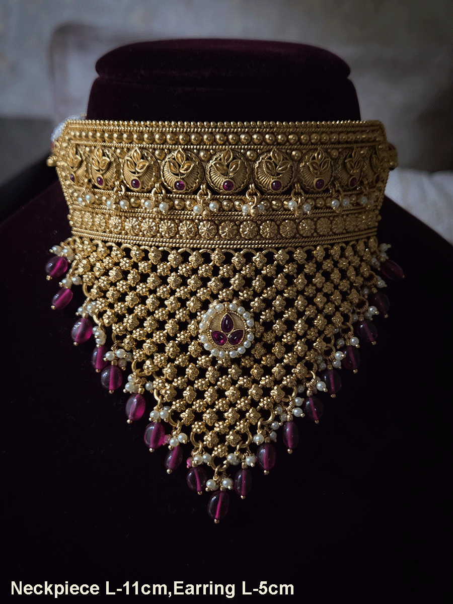 Three leaf flower design rajputi choker with flower mesh and coloured drops