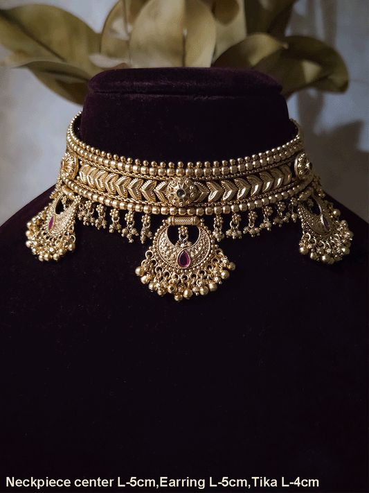 Broad leaf design top chik with hanging chandbali design tukdies set