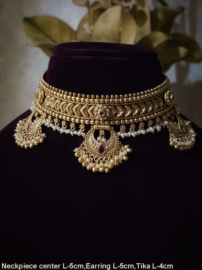 Broad leaf design top chik with hanging chandbali design tukdies set