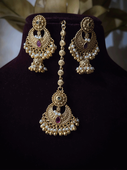 Broad leaf design top chik with hanging chandbali design tukdies set