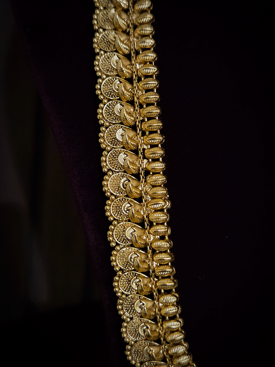 Traditional leaf design broad chain 11' long set