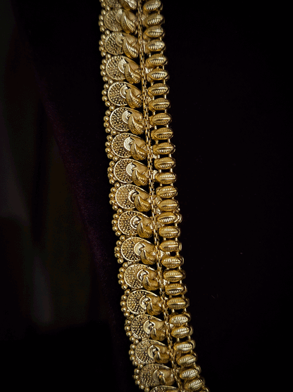 Traditional leaf design broad chain 11' long set
