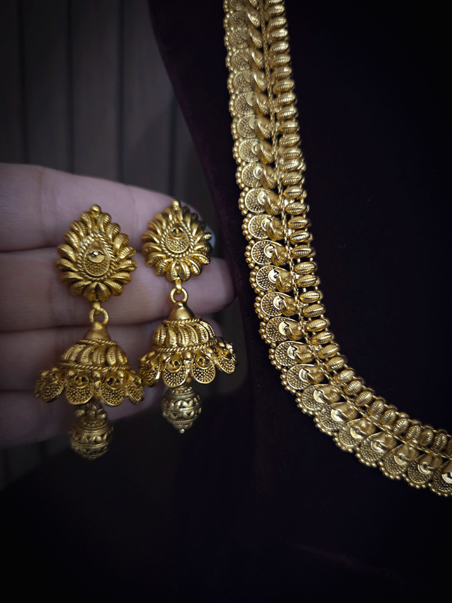 Traditional leaf design broad chain 11' long set