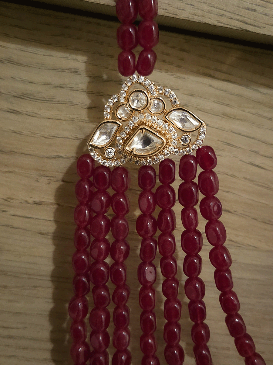 Seven layer leaf design moissanite tukdies in center 17 inch long necklace with triangular side brooches