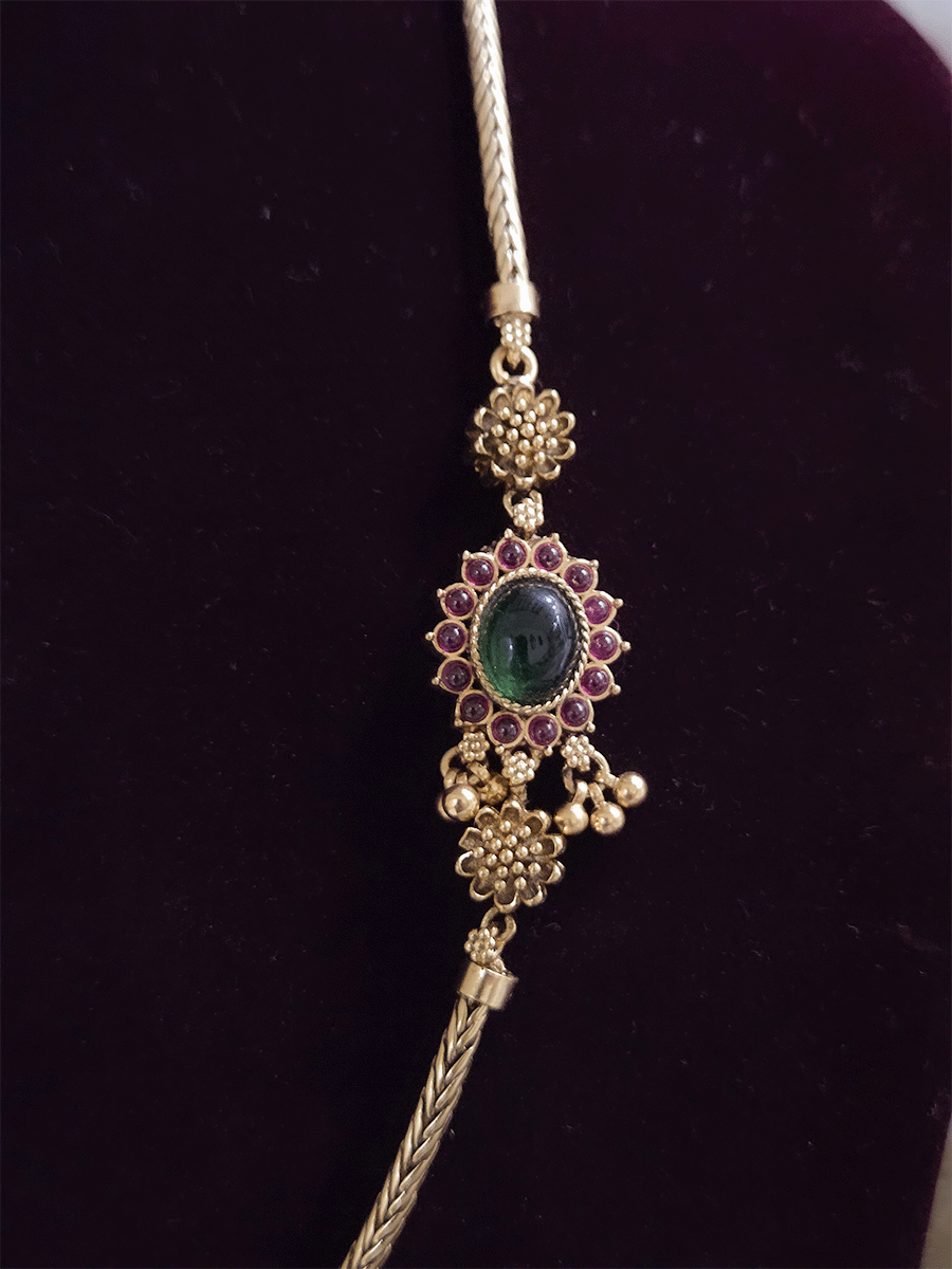 10 inch long oval green stone flower design side brooch set