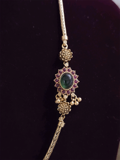 10 inch long oval green stone flower design side brooch set