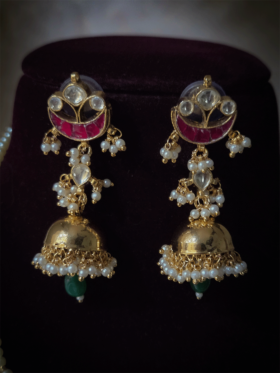 15 inch long five pearl layers paachi kundan tukdies traditional design set