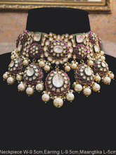 Load image into Gallery viewer, Royal kundan broad choker set with pearl drops and green meenakari work