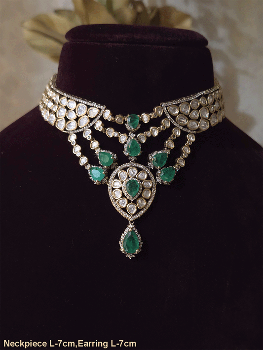 Moissanite set with connecting moissanite tukdies with green tear drop stones set