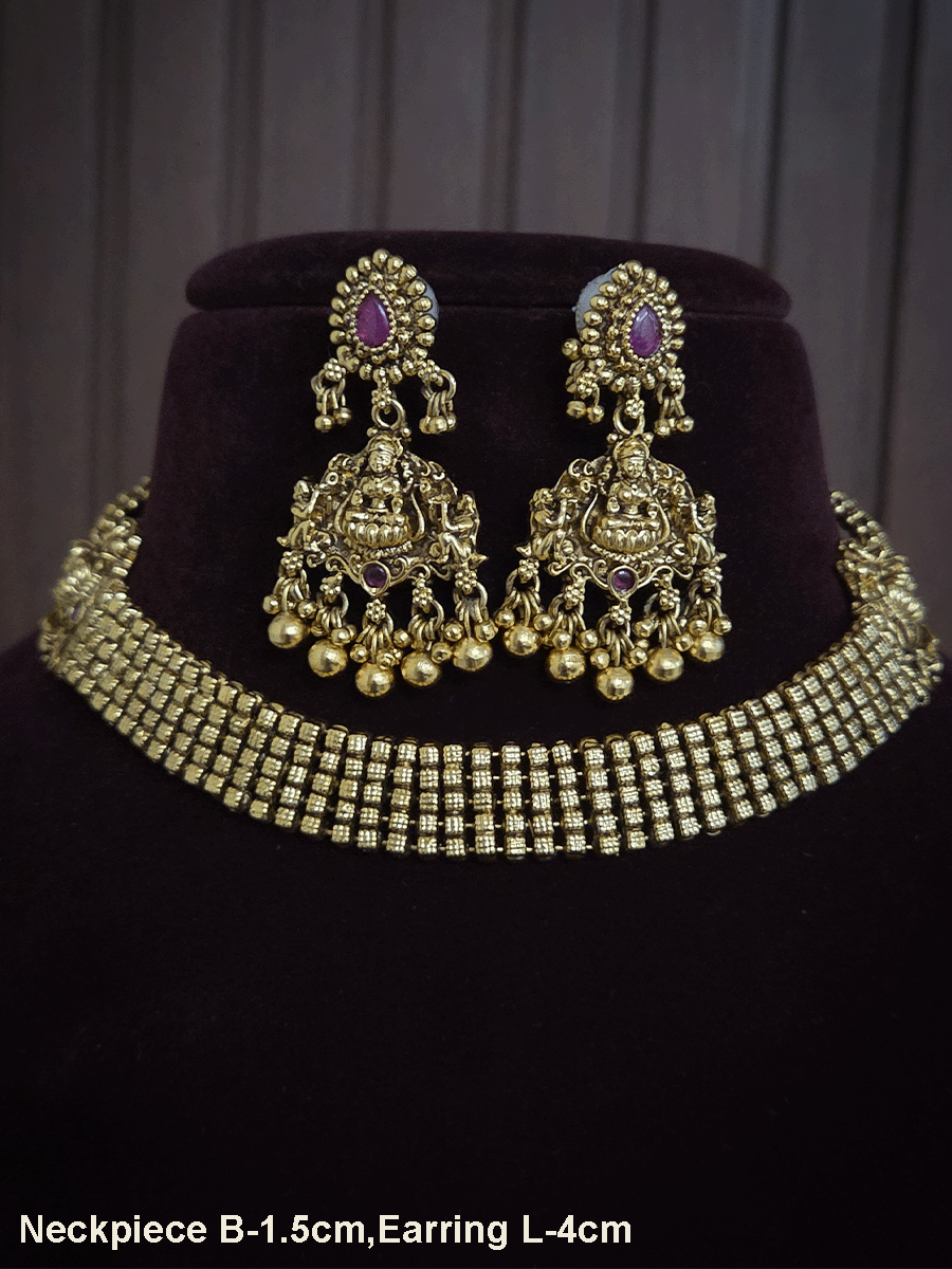 Broad chain with laxmiji side brooches set with laxmiji motif earrings