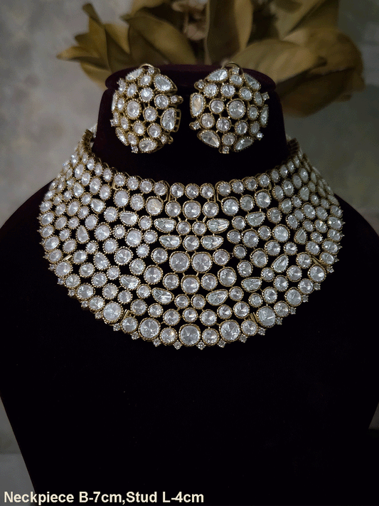 7cm broad classy moissanite set with bold studs