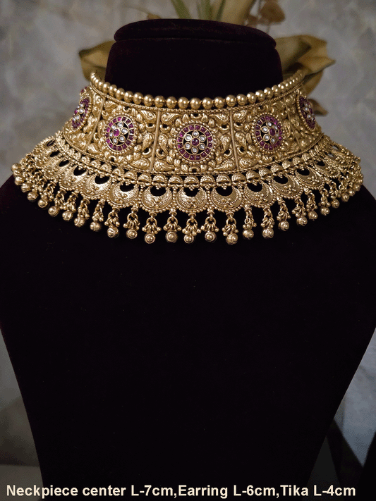Circular ruby stone and kundan design with side paisley carving on 7cm broad choker set