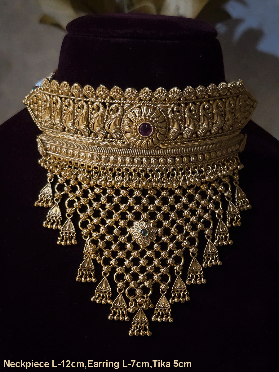 Circular center with side peacock design mesh design triangular hangings rajputi choker(with jhoomkies and maangtika)