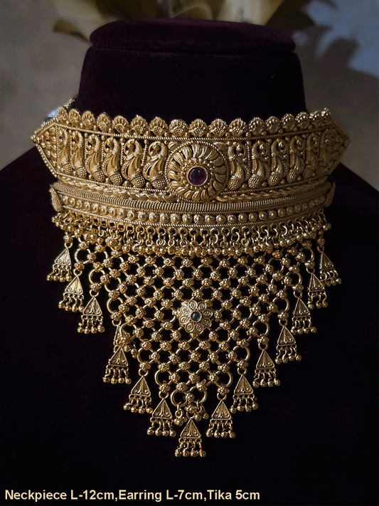 Circular center with side peacock design mesh design triangular hangings rajputi choker(with jhoomkies and maangtika)