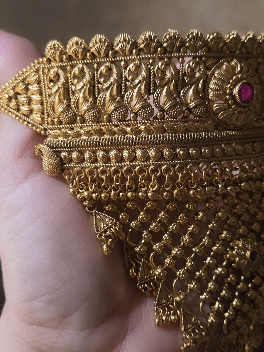 Circular center with side peacock design mesh design triangular hangings rajputi choker(with jhoomkies and maangtika)