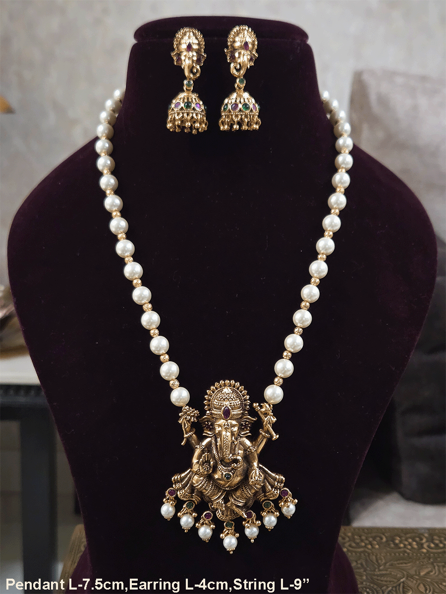 2.5 inch Ganpatiji pendant set with jhoomkies in beaded 9 inch long string