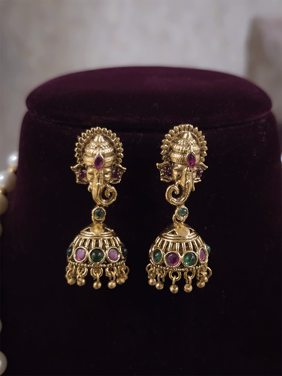 2.5 inch Ganpatiji pendant set with jhoomkies in beaded 9 inch long string