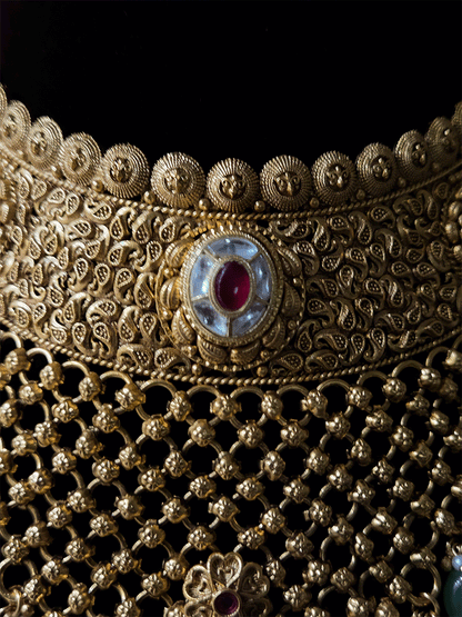 Paisley top design with kundan tukdi center mesh design 13cm long set with green drops