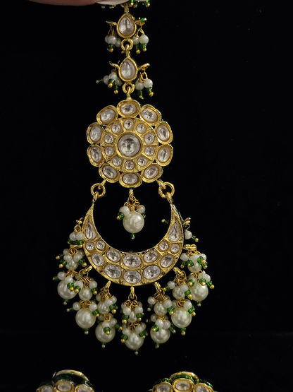 Traditional flower and half moon design kundan tukdies classy set