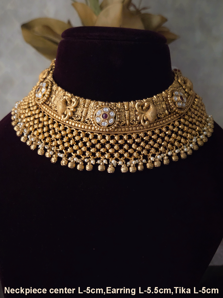 Broad peacock and kundan flower with mesh frill design set