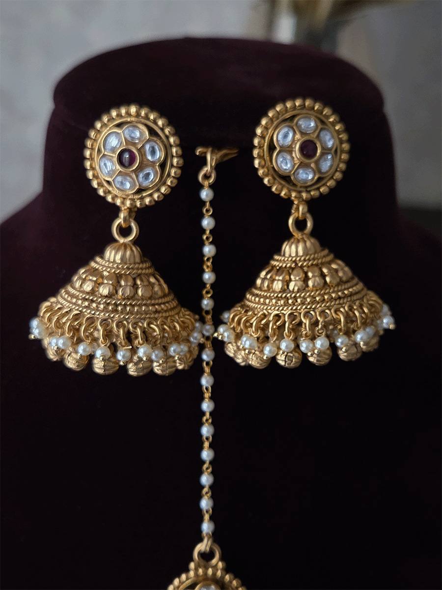 Broad peacock and kundan flower with mesh frill design set
