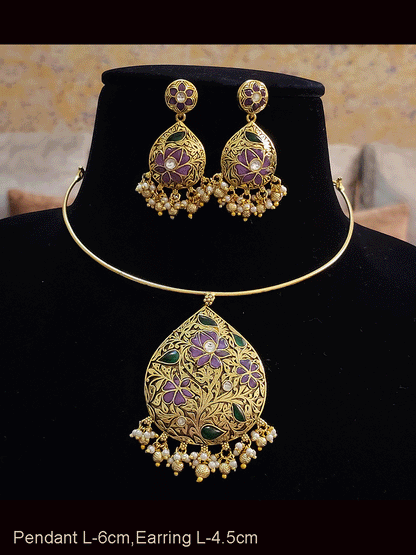 Leaf shaped coloured inlay intricate design gold hasli set