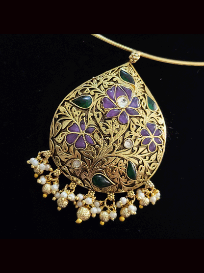 Leaf shaped coloured inlay intricate design gold hasli set