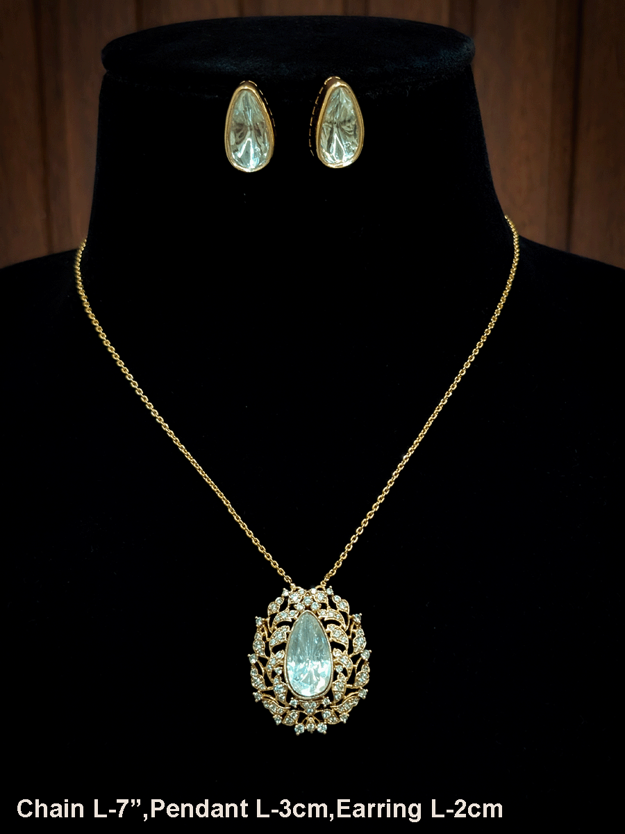 Intricate design AD embedded tear drop mossanite pendant set