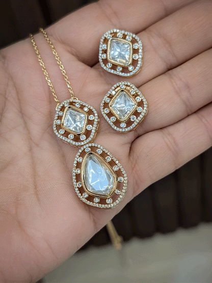 Rhombus shaped moissanite AD pendant set in chain with studs