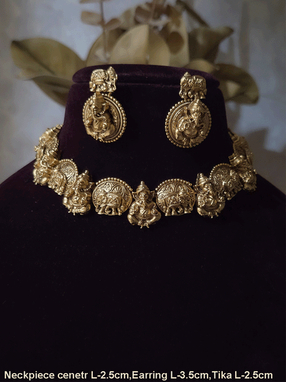 Alternate Ganpati ji and elephant motif's in oval tukdies classy set