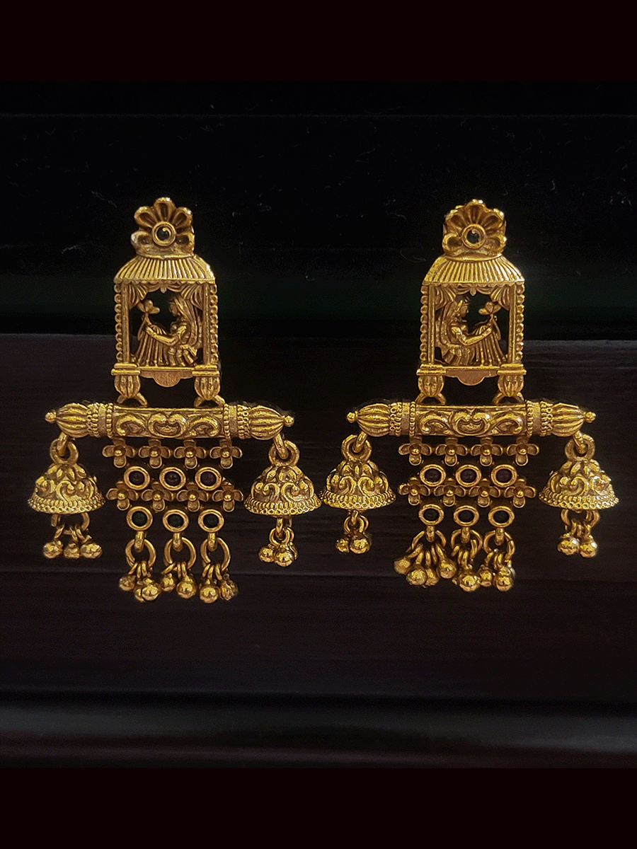 Ruby stones stuudded doli baraat pendant set with doli on side string