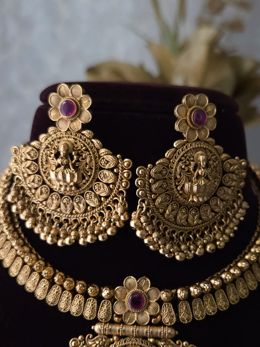 Flower top laxmiji motif flower design center neckpiece with 1.5cm broad gold bead design side chain