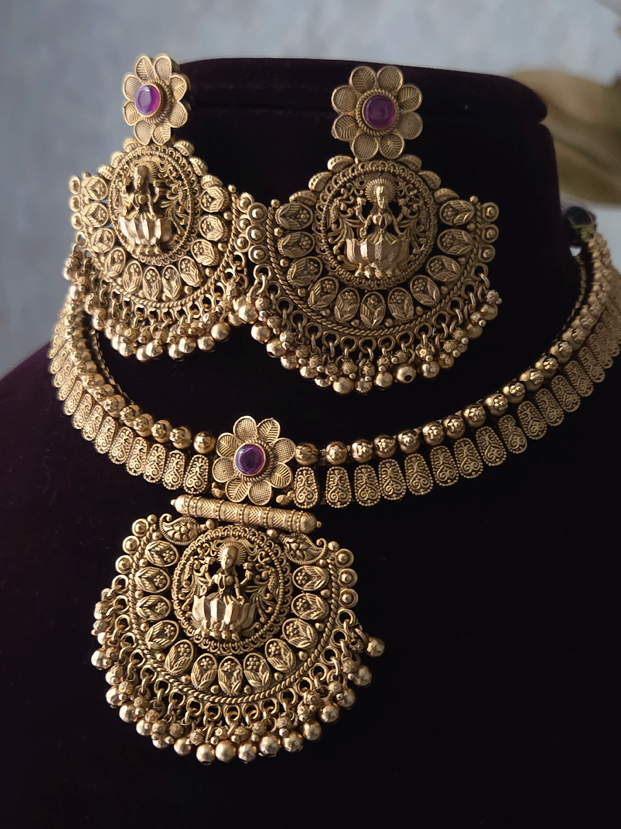 Flower top laxmiji motif flower design center neckpiece with 1.5cm broad gold bead design side chain