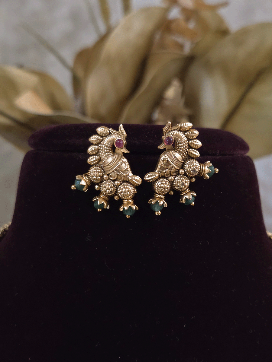 Half flower peacock top design pendant set with 8" long chain
