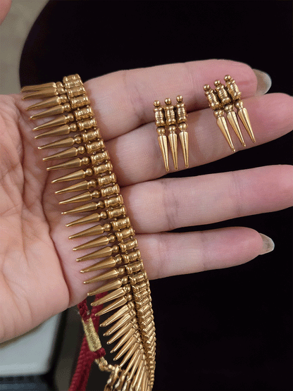 Traditional spike design set with maroon colour dori