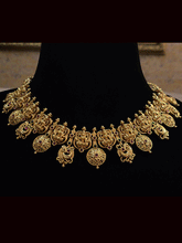 Load image into Gallery viewer, Laxmiji tukdies in alternate circular and peacock design tukdies set