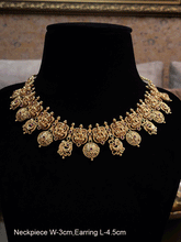 Load image into Gallery viewer, Laxmiji tukdies in alternate circular and peacock design tukdies set